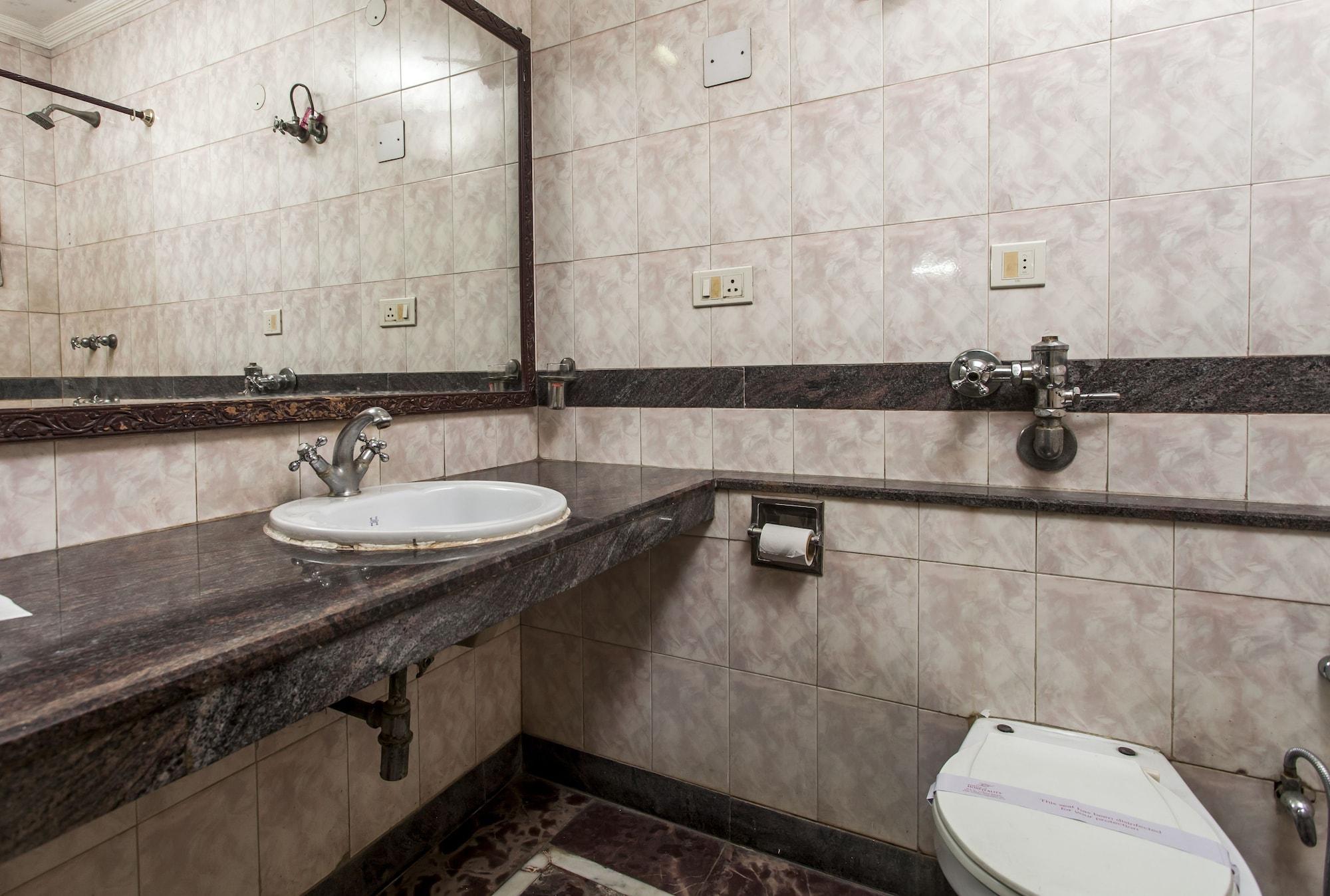 Hotel Sunstar Residency Дели Экстерьер фото