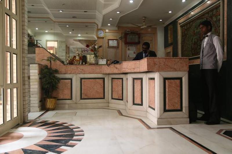Hotel Sunstar Residency Дели Экстерьер фото