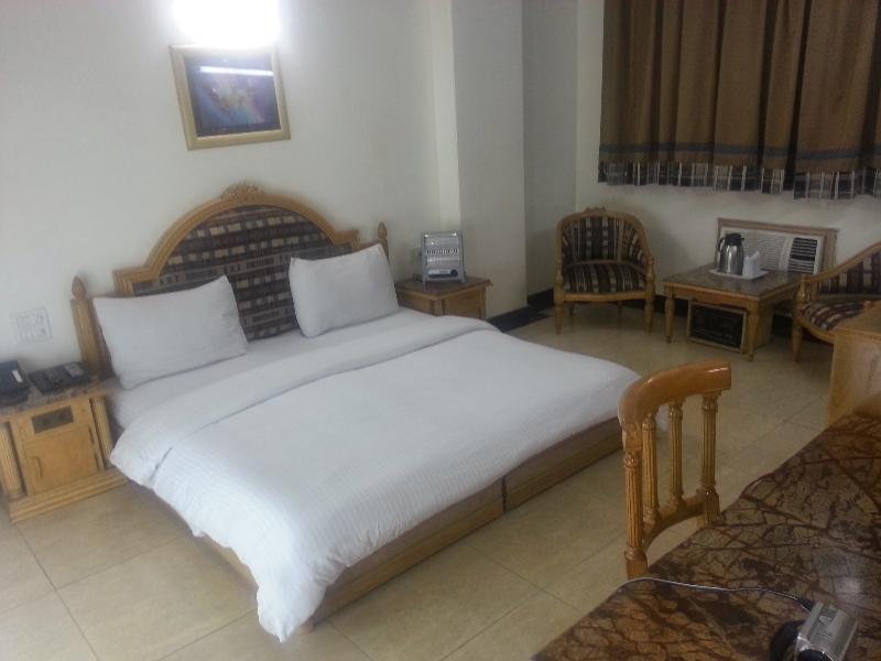Hotel Sunstar Residency Дели Экстерьер фото