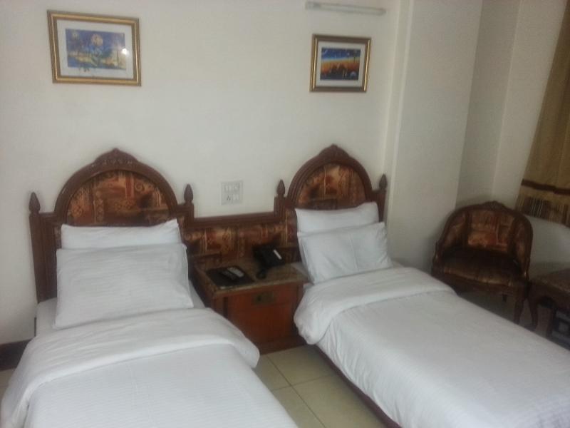 Hotel Sunstar Residency Дели Экстерьер фото